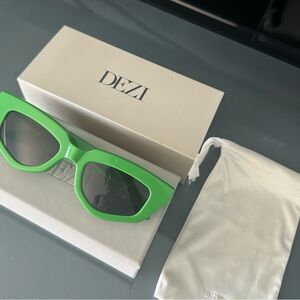 NEW IN BOX DEZI ON READ SUNGLASSES